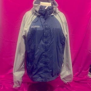Columbia jacket size M, good condition, has a hood, wind and water proof